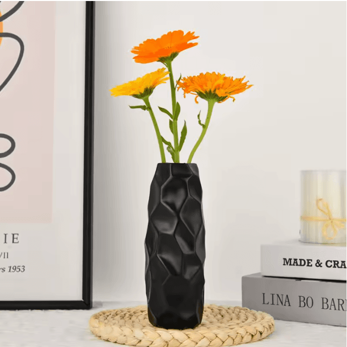 Vase décoratif abstrait moderne en résine noir vue 3